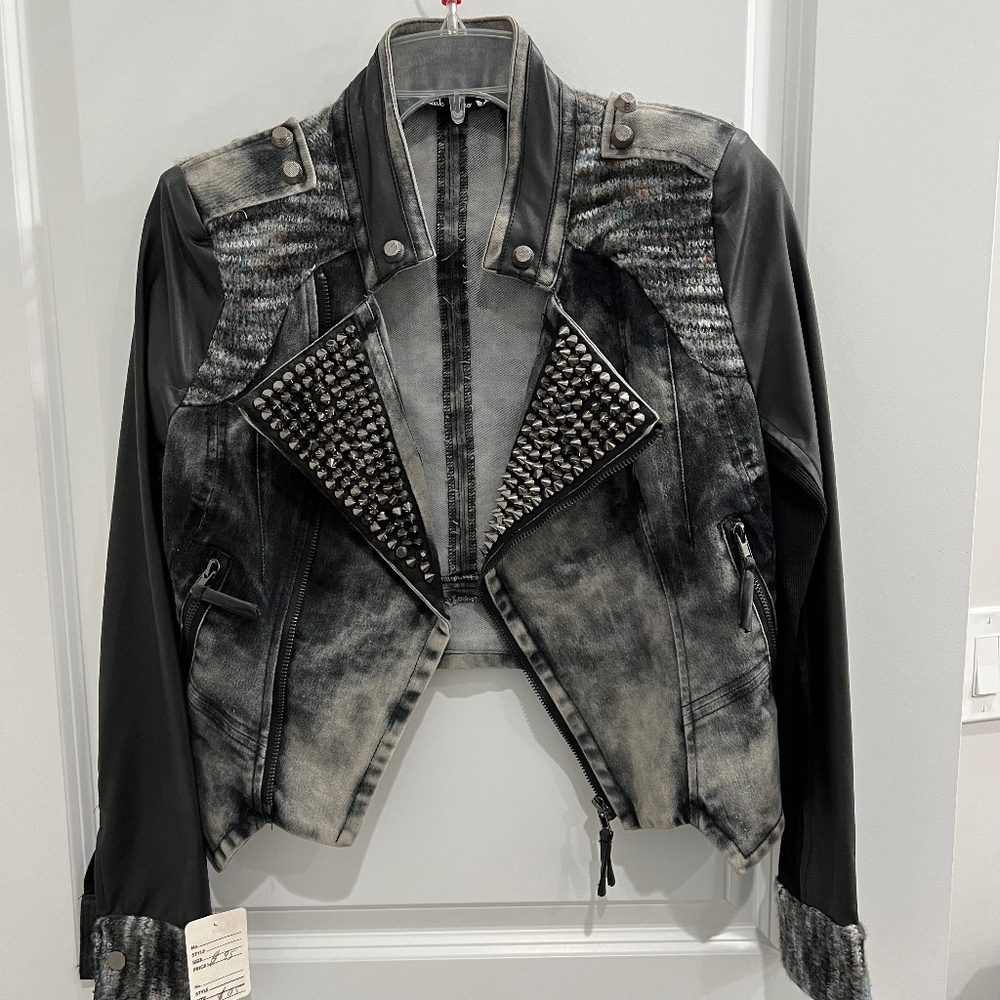 Double Zero Acid Wash Cropped Moto Jacket with Spikes / Studs